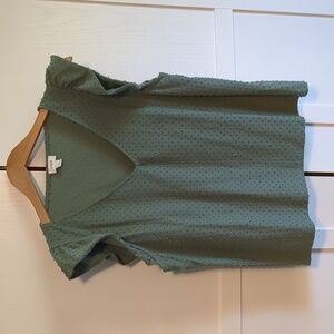 J. Crew flutter sleeve pin dot top!